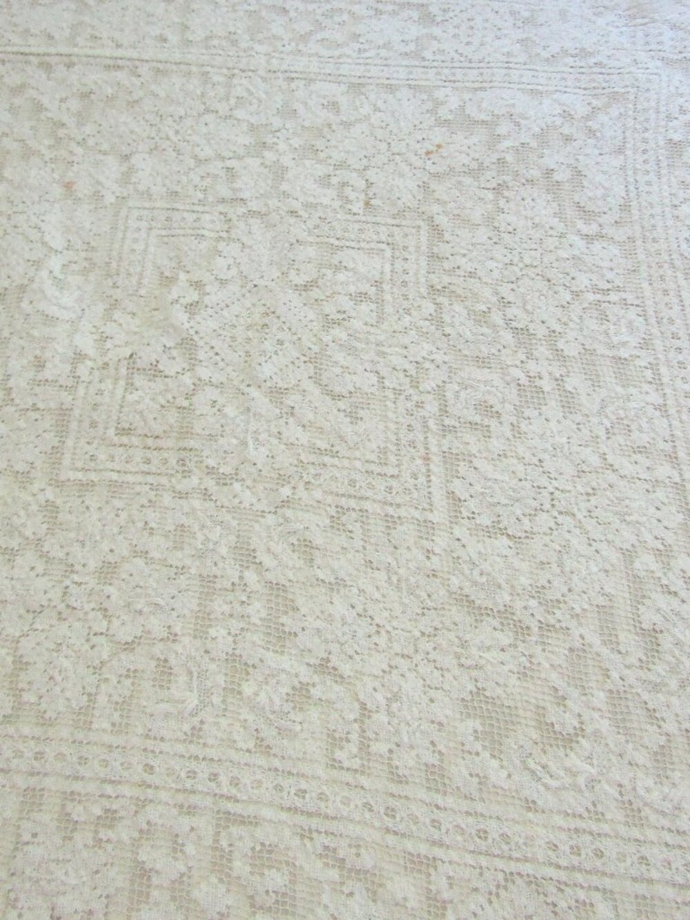 vintage ecru lace square tablecloth 35x35" 1 spot